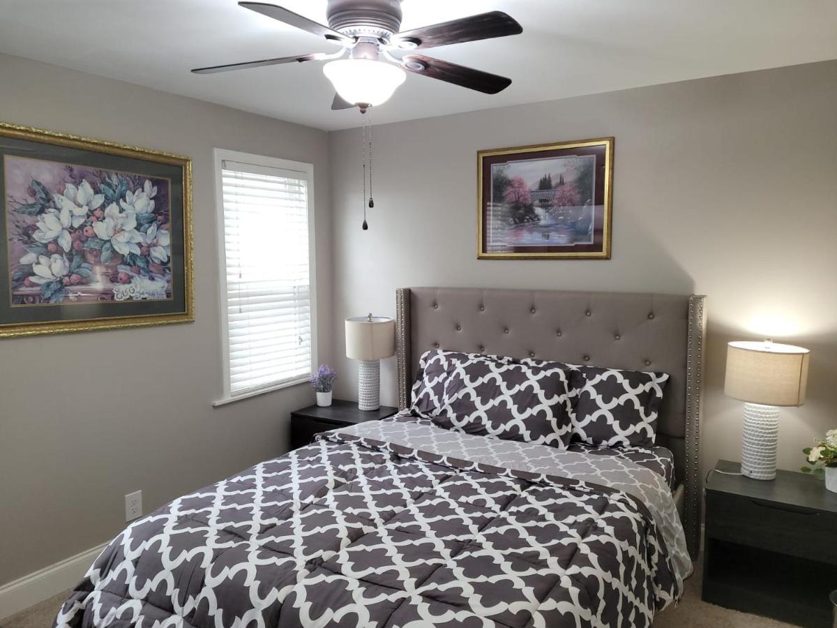 Apartment With Brand New Furniture And Large Parking West Seneca Exteriér fotografie