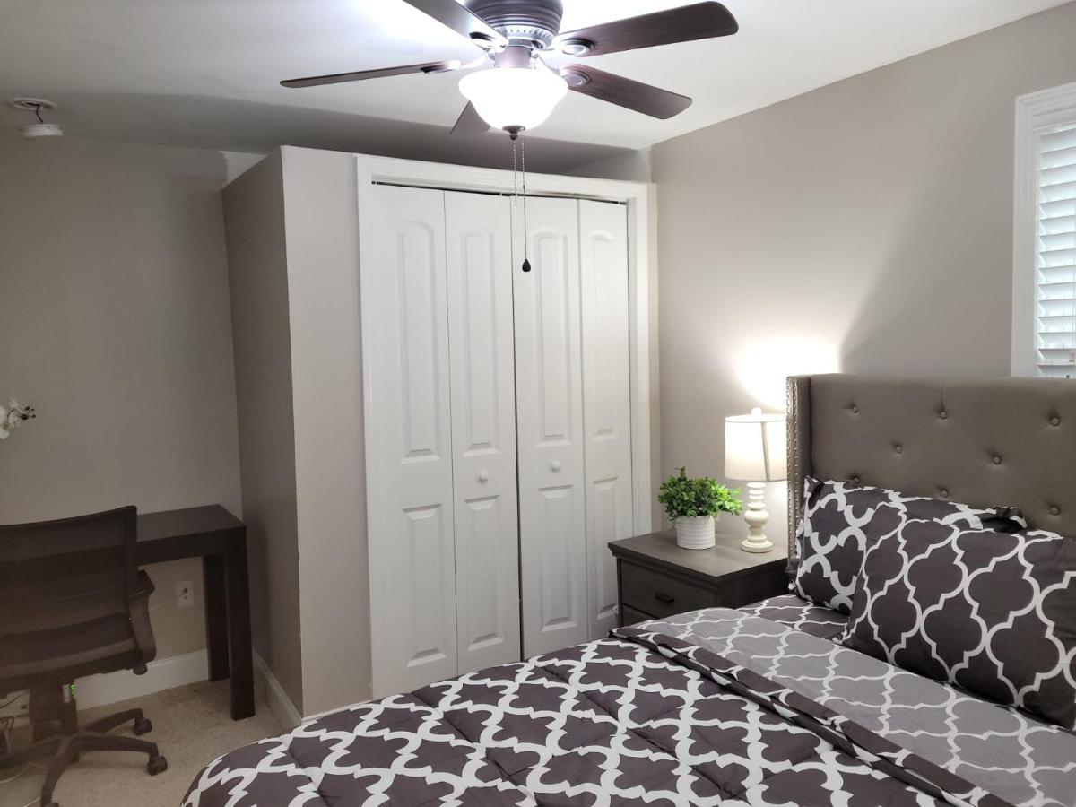 Apartment With Brand New Furniture And Large Parking West Seneca Exteriér fotografie