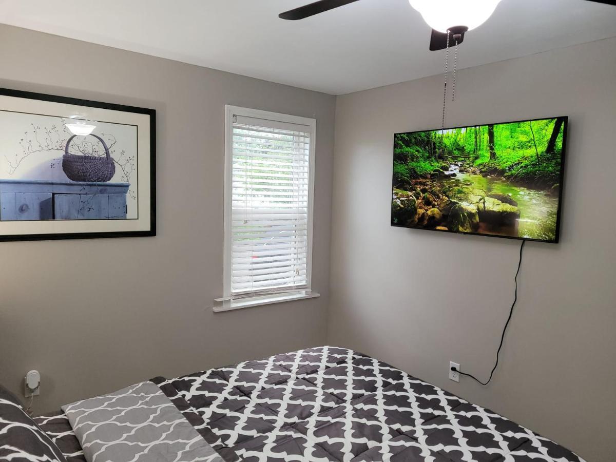 Apartment With Brand New Furniture And Large Parking West Seneca Exteriér fotografie