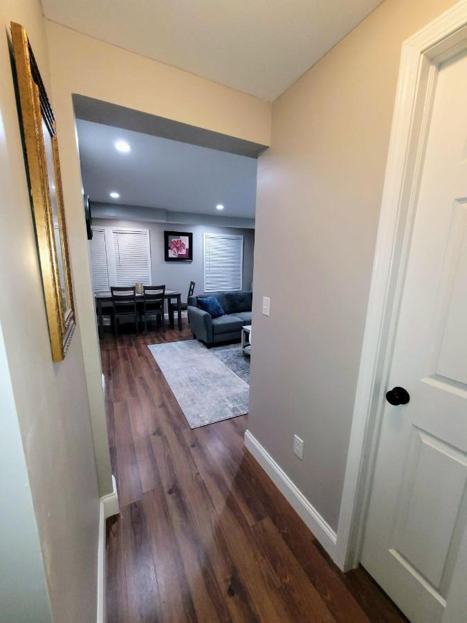 Apartment With Brand New Furniture And Large Parking West Seneca Exteriér fotografie