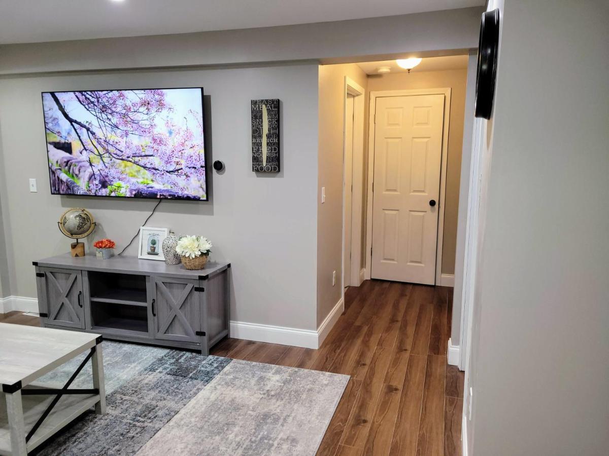 Apartment With Brand New Furniture And Large Parking West Seneca Exteriér fotografie