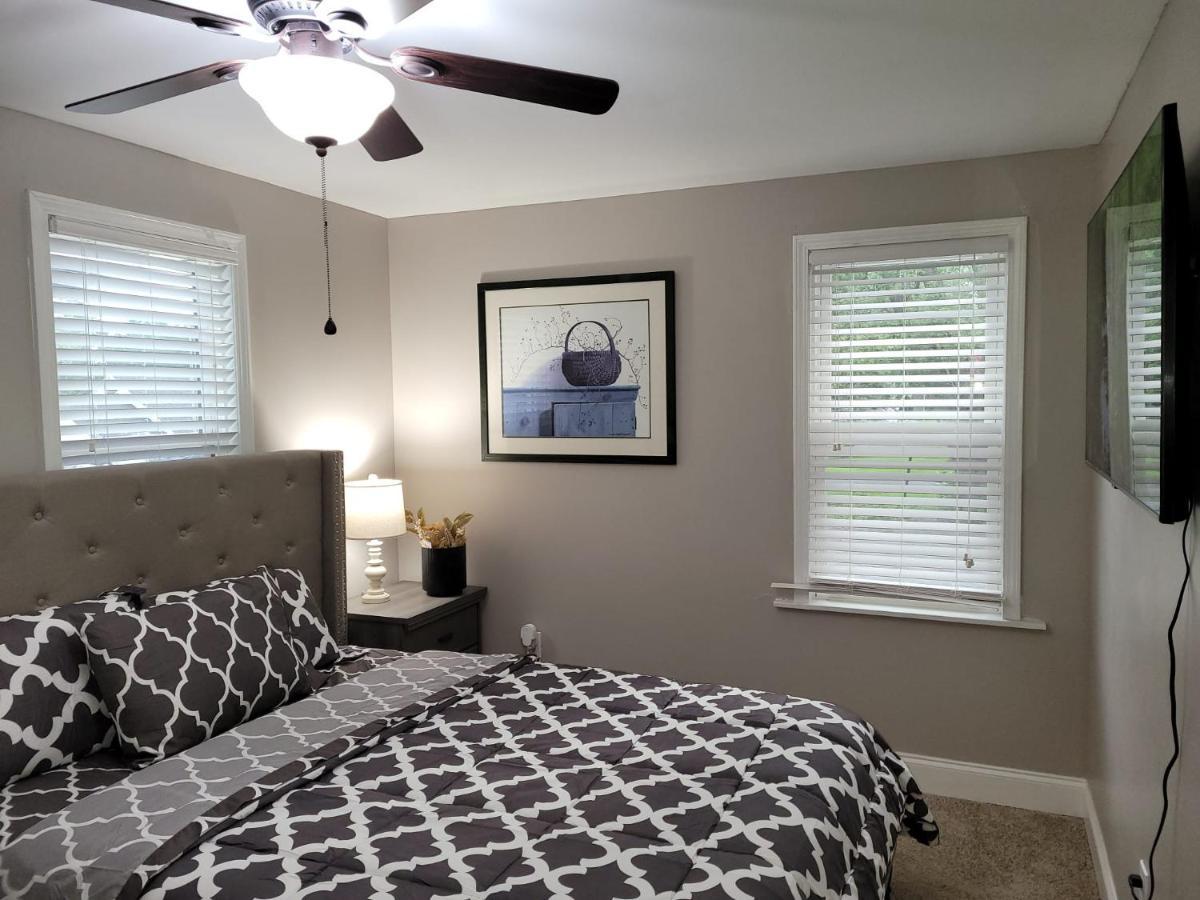 Apartment With Brand New Furniture And Large Parking West Seneca Exteriér fotografie
