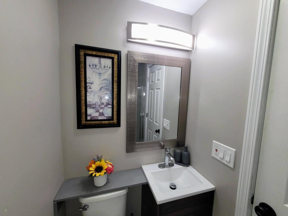 Apartment With Brand New Furniture And Large Parking West Seneca Exteriér fotografie