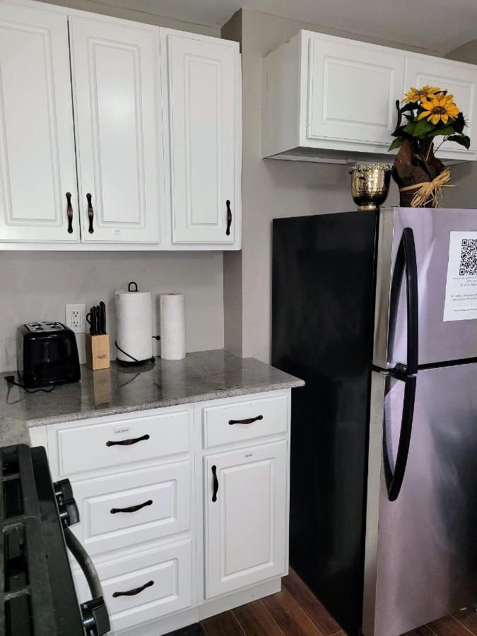 Apartment With Brand New Furniture And Large Parking West Seneca Exteriér fotografie