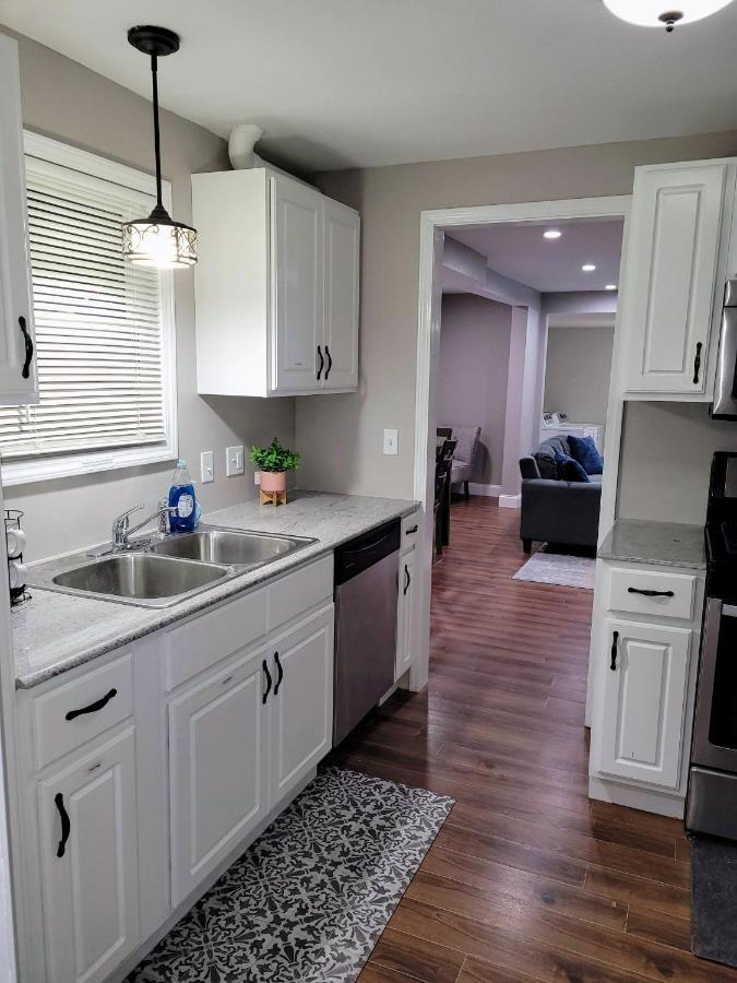 Apartment With Brand New Furniture And Large Parking West Seneca Exteriér fotografie