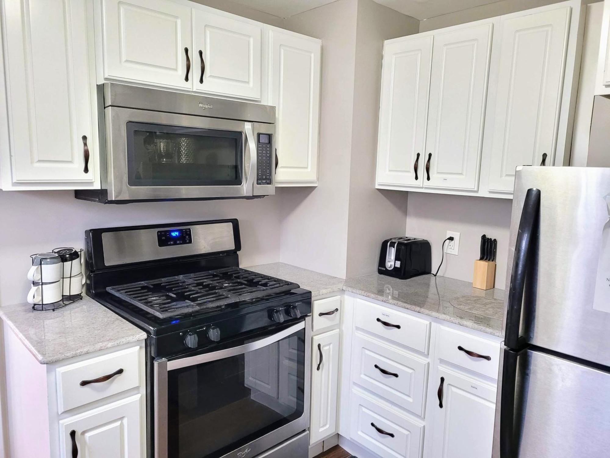 Apartment With Brand New Furniture And Large Parking West Seneca Exteriér fotografie